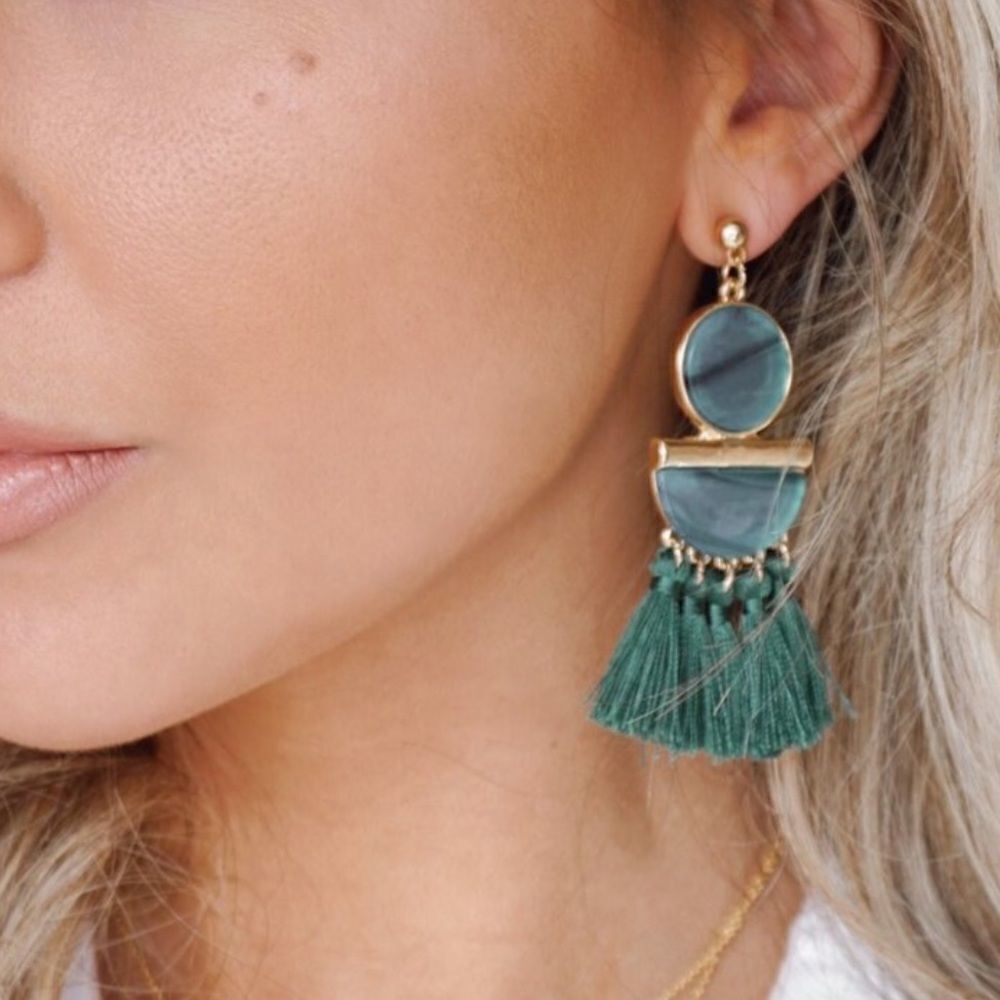 ✨ Emerald Green Drop Tassel Earrings✨